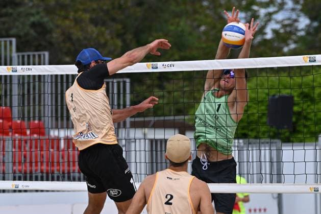 May 9, 2025, Madrid, Madrid, Spain: 1 DANIEL MORENO (ESP) - 1 ANTON MOISEIEV (UKR) competes during the World Beach ProTour Futures volleyball match between SPAIN and UKRAINE at Parque Deportivo Puerta de Hierro on May 09, 2025 in Madrid, Spain. Madrid Spain - ZUMAc312 20250509_zsp_c312_166 Copyright: xOscarxManuelxSanchezx