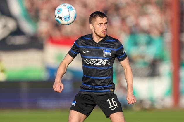 09 05 2025, Football, Preußen Münster Hertha BSC, 2 Fußball Bundesliga, 33 Matchday, Preußenstadion, Season 2024 2025 Jonjoe Kenny Hertha BSC 16 DFB regulations prohibit any use of photographs as image sequences and or quasi video Nordrhein Westfalen Germany