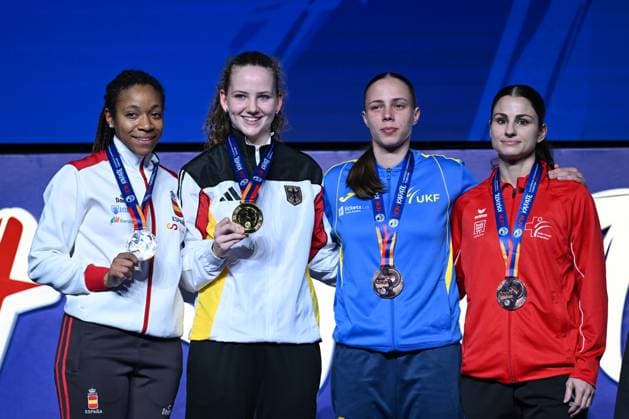 Bilder des Jahres 2025, Sport 05 Mai Sport Themen der Woche KW19 Sport Bilder des Tages Yerevan, Yerevan, May 10 2025: Nieto Mejias Maria Isabel (ESP), Riedel Hannah (GER), Sieliemienieva Elina (UKR) and Quirici Elena (SUI) at the medal awards during the 60th Karate European Championships at Karen Demirchyan Complex in Yerevan, Armenia. (Kjetil Waber SPP)  Copyright: xKjetilxWaberx xSPPx spp-en-KjWaSp-SF_250510_157144