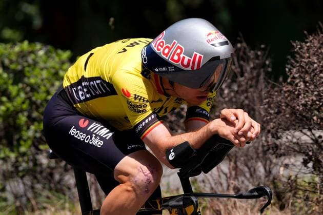 Van Aert Wout of Team Visma Lease A Bike during the trial of the stage 2 of the Giro d™Italia from Tirana (Tirane) to Tirana (Tirane) Tudor ITT (Individual Time Trial) Albania - Saturday, May 10, 2025. - cycling.  Copyright: xFabioxFerrari LaPressex