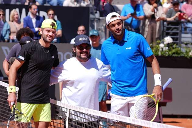 during the 3th round Jacob Fearnley (GBR) Pasquale Petrolo Matteo Berrettini (ITA) of the ATP, Tennis Herren Master 1000 Internazionali BNL d™Italia tournament at Foro Italico on May 10, 2025 (Alfredo Falcone LaPresse)  Copyright: xAlfredoxFalcone LaPressex