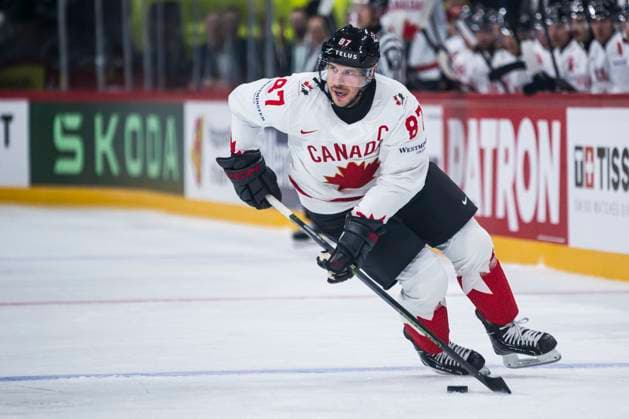 250510 Sidney Crosby of Canada during the 2025 IIHF Ice Hockey World Championship group stage game between Slovenia and Canada on May 10, 2025 in Stockholm Photo Maxim Thore BILDBYRAN kod MT MT0810 ishockey ice hockey ishockey vm 2025 vm 2025 iihf world championship slovenia kanada canada bbeng gruppspel  Copyright: MAXIMxTHORE BB250510MT009