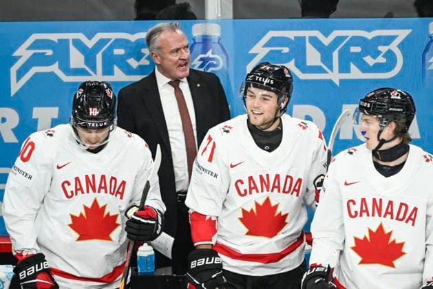 STOCKHOLM, SWEDEN 20250510 Canadas coach Dean Evason during the IIHF Ice Hockey World Championship group A match between Slovakia and Canada at Avicii Arena in Stockholm, Sweden, on May 10, 2025 STOCKHOLM SWEDEN x10080x  Copyright: xFredrikxSandberg TTx ICE HOCKEY WC SLOVAKIA-CANADA