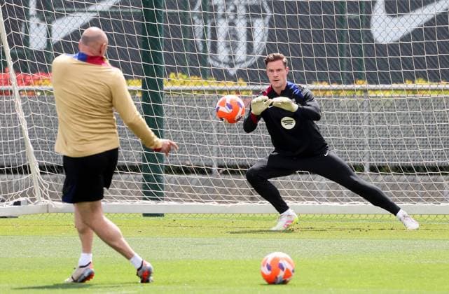 FC Barcelona, Barca training before LaLiga match against Real Madrid Marc Andre ter Stegen trains with FC Barcelona at the Joan Gamper Sports City before the LaLiga match against Real Betis Balompie in Barcelona, Spain, on May 10, 2025. Barcelona Spain  Copyright: xUrbanandsportx originalFilename:urbanandsport-fcbarcel250510_np9cw.jpg