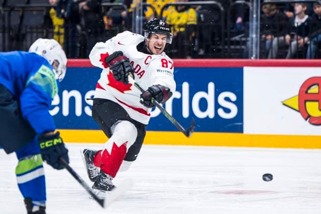 250510 Sidney Crosby of Canada during the 2025 IIHF Ice Hockey World Championship group stage game between Slovenia and Canada on May 10, 2025 in Stockholm Photo Maxim Thore BILDBYRAN kod MT MT0810 ishockey ice hockey ishockey vm 2025 vm 2025 iihf world championship slovenia kanada canada bbeng gruppspel  Copyright: MAXIMxTHORE BB250510MT038