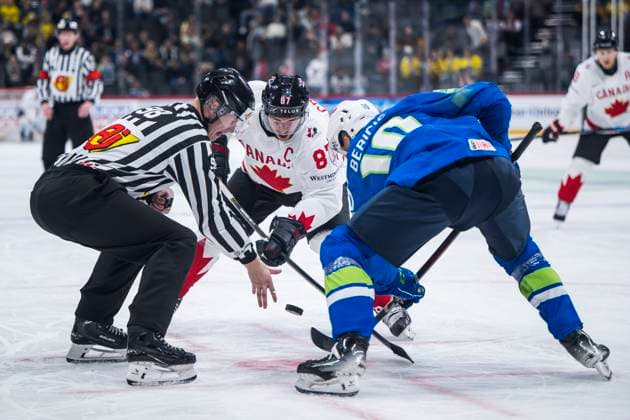 250510 Sidney Crosby of Canada during the 2025 IIHF Ice Hockey World Championship group stage game between Slovenia and Canada on May 10, 2025 in Stockholm Photo Maxim Thore BILDBYRAN kod MT MT0810 ishockey ice hockey ishockey vm 2025 vm 2025 iihf world championship slovenia kanada canada bbeng gruppspel  Copyright: MAXIMxTHORE BB250510MT042