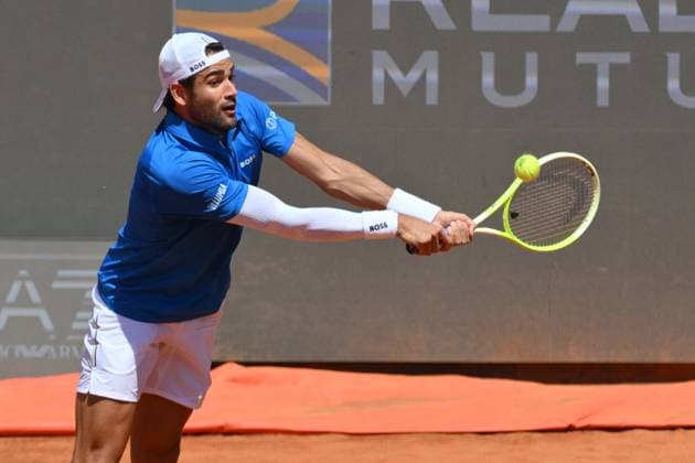 10th May 2025; Foro Italico, Rome, Italy: ATP, Tennis Herren 1000 Tennis Masters Rome, Day 4; Matteo Berrettini (ITA) in action during the match against Jacob Fearnley (GBR)  ActionPlus12784884 AllShotLive