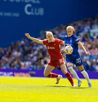 LONDON, ENGLAND - Saturday, May 10, 2025: Liverpool s Ceri Holland (L) and Chelsea s Aggie Beever-Jones (R) during the FA Women™s Super League match between Chelsea FC Women and Liverpool FC Women at Stamford Bridge. (Photo by David Rawcliffe Propaganda) LONDON Stamford Bridge GREATER LONDON ENGLAND  Copyright: xPropagandax P2025-05-10-Chelsea_W_Liverpool_W-60