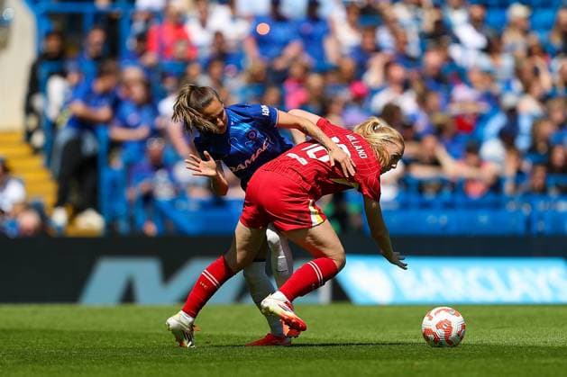 10th May 2025; Stamford Bridge, London, England; Womens Super League Football, Chelsea versus Liverpool; Nathalie Bjorn of Chelsea and Ceri Holland of Liverpool jostle for the ball  ActionPlus12784999 KatiexChan