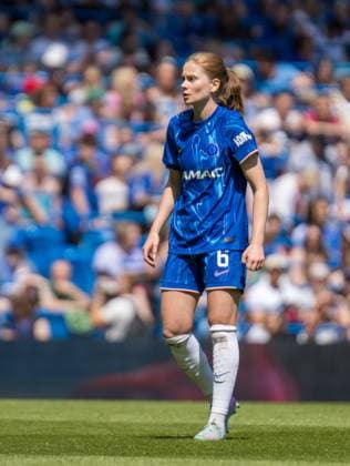 Stamford Bridge, London, England, 10th May 2025: Sjoeke Nusken (6 Chelsea) looks for space during the match between Chelsea and Liverpool in the Barclays Womens Super League at Stamford Bridge, London, England on Saturday 10th May 2025. (Claire Jeffrey SPP) Copyright: xClairexJeffreyx xSPPx spp-en-ClJeSp-CJ-SPP-CHEvLIV028