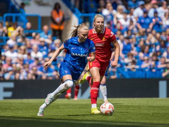 Stamford Bridge, London, England, 10th May 2025: Aggie Beever-Jones (33 Chelsea) charges forward during the match between Chelsea and Liverpool in the Barclays Womens Super League at Stamford Bridge, London, England on Saturday 10th May 2025. (Claire Jeffrey SPP) Copyright: xClairexJeffreyx xSPPx spp-en-ClJeSp-CJ-SPP-CHEvLIV035
