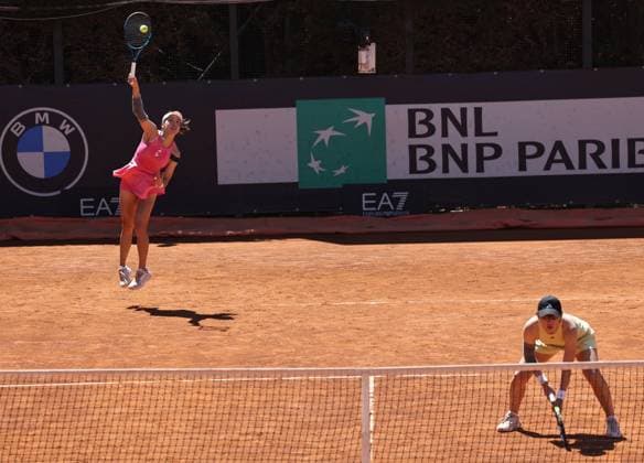 (250510) -- ROME, May 10, 2025 -- Wang Xinyu (L) and Zheng Saisai compete during the women s doubles round of 32 match between Wang Xinyu Zheng Saisai of China and Chan Hao-Ching of Chinese Taipei Giuliana Olmos of Mexico at the WTA, Tennis Damen Italian Open in Rome, Italy, May 10, 2025. ) (SP)ITALY-ROME-TENNIS-WTA-ITALIAN OPEN-WOMEN S DOUBLES LixJing 