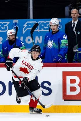 Ice hockey, Eishockey - IIHF WC 2025 STOCKHOLM,SWEDEN,10.MAY.25 - ICE HOCKEY - IIHF Ice Hockey World Championship, WM, Weltmeisterschaft 2025, group stage, Slovenia vs Canada. Image shows Kent Johnson (CAN).  GEPAxpictures xMaticxKlansek