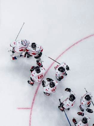 250510 Players of Canada celebrate after the 2025 IIHF Ice Hockey World Championship group stage game between Slovenia and Canada on May 10, 2025 in Stockholm Photo Maxim Thore BILDBYRAN kod MT MT0810 ishockey ice hockey ishockey vm 2025 vm 2025 iihf world championship slovenia kanada canada bbeng gruppspel jubel  Copyright: MAXIMxTHORE BB250510MT066