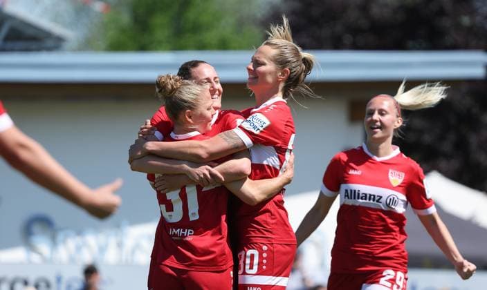 Stuttgart , Soccer Regionalliga Süd , SC Sand 2 vs VfB Stuttgart Women , from left leonie Maier Maximiliane Rall VfB