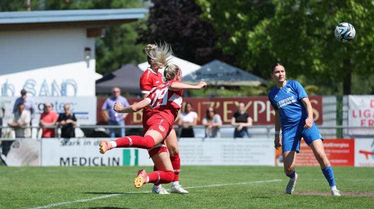 Stuttgart , Soccer Regionalliga Süd , SC Sand 2 vs VfB Stuttgart Women , Goal to 1 2 by Meike Meßmer VfB , also the 100th goal of the season