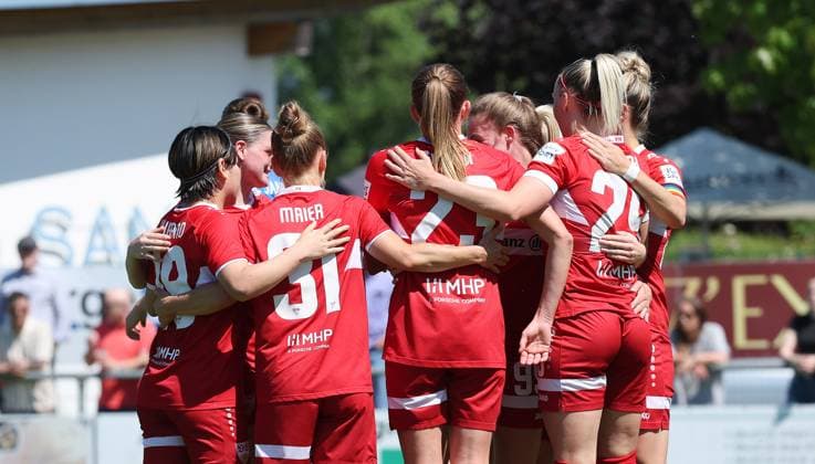 Stuttgart , Football Regionalliga Süd , SC Sand 2 vs VfB Stuttgart Women , Jubel VfB