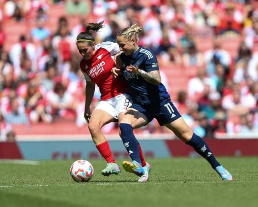 North London, England, May 10 2025: Mariona Caldentey (8 Arsenal) on the ball is challenged by Leah Galton (11 Manchester United, ManU during the Barclays Womens Super League game between Arsenal and Manchester United at Emirates Stadium in North London, England. (Jay Patel SPP) Copyright: xJayxPatel SPPx spp-en-JaPa-ARSvMU_20250510_0091