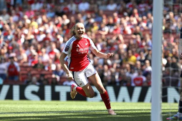 Goal celebrations for Chloe Kelly of Arsenal Women as Frida Maanum celebrates during the Women s Super League match between Arsenal Women and Manchester United, ManU Women at the Emirates Stadium, London, England on 10 May 2025. Copyright: xJoshuaxSmithx 43230002