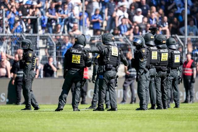 Increased police presence at the match, police officers in the stadium, police presence, police protection, police on duty, security, stadium security, symbol photo, symbol image, symbol, high-risk match, high-security match, soccer match with an increased security risk, the match was classified in advance as a high-risk match, match interruption, 10 05 2025, Mannheim Germany , Football, 3 Liga, SV Waldhof Mannheim SG Dynamo Dresden, DFB DFL REGULATIONS PROHIBIT ANY USE OF PHOTOGRAPHS AS IMAGE SEQUENCES AND OR QUASI VIDEO xozx