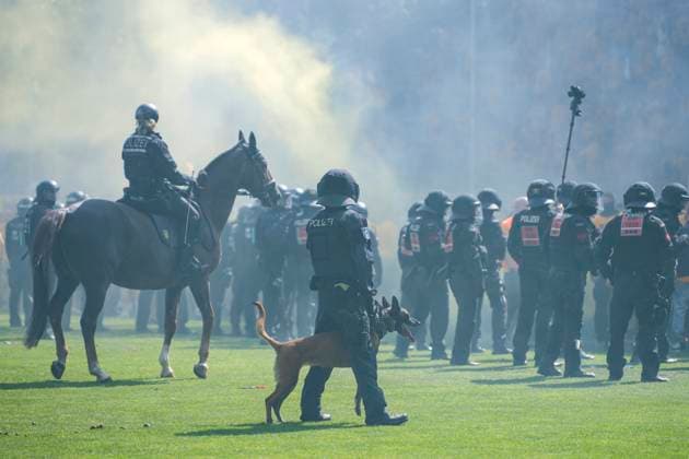 Increased police presence at the match, police officers in the stadium, police presence, police protection, police on duty, security, stadium security, symbol photo, symbol image, symbol, high-risk match, high-security match, soccer match with an increased security risk, the match was classified in advance as a high-risk match, 10 05 2025, Mannheim Germany , Football, 3 Liga, SV Waldhof Mannheim SG Dynamo Dresden, DFB DFL REGULATIONS PROHIBIT ANY USE OF PHOTOGRAPHS AS IMAGE SEQUENCES AND OR QUASI VIDEO xozx