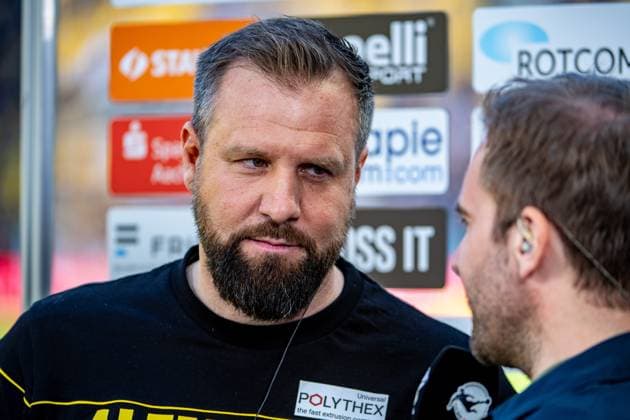 3. Fussball Bundesliga. Alemannia Aachen - 1. FC Saarbrücken, 37. Spieltag, 10.05.2025 Heiner Backhaus (Trainer der Alemannia Aachen); 3. Fussball Bundesliga. Alemannia Aachen - 1. FC Saarbrücken, 37. Spieltag, am 10.05.2025, Tivoli, Aachen. DFL DFB REGULATIONS PROHIBIT ANY USE OF PHOTOGRAPHS AS IMAGE SEQUENCES AND OR QUASI-VIDEO. *** 3 Soccer Bundesliga Alemannia Aachen 1 FC Saarbrücken, 37 Matchday, 10 05 2025 Heiner Backhaus Coach of Alemannia Aachen 3 Soccer Bundesliga Alemannia Aachen 1 FC Saarbrücken, 37 Matchday, on 10 05 2025, Tivoli, Aachen DFL DFB REGULATIONS PROHIBIT ANY USE OF PHOTOGRAPHS AS IMAGE SEQUENCES AND OR QUASI VIDEO Copyright: xBEAUTIFULxSPORTS Erlhofx