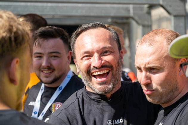 10 05 2025, xhfmx, Fussball 3 Liga, SV Waldhof Mannheim Dynamo Dresden Thomas Brendel Managing Director Sport is happy about the promotion DFL DFB REGULATIONS PROHIBIT ANY USE OF PHOTOGRAPHS as IMAGE SEQUENCES and or QUASI VIDEO Mannheim