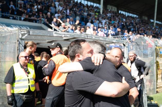 10 05 2025, xhfmx, Fussball 3 Liga, SV Waldhof Mannheim Dynamo Dresden Thomas Brendel Managing Director Sport is pleased about the promotion to the 2 Bundesliga DFL DFB REGULATIONS PROHIBIT ANY USE OF PHOTOGRAPHS as IMAGE SEQUENCES and or QUASI VIDEO Mannheim