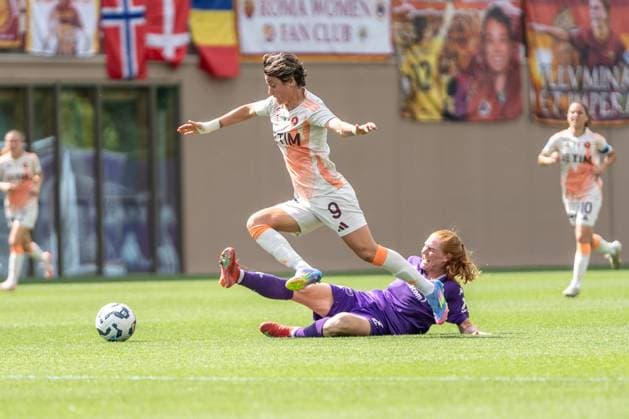 9 Valentina Giacinti (Roma Women) during ACF Fiorentina vs AS Roma, Italian football Serie A Women match in Bagno a Ripoli (FI), Italy, May 10 2025  Copyright: xSaraxEsposito IPAxSportx xipa-agency.netx xx IPA_57492395 IPA_Agency_IPA57492395