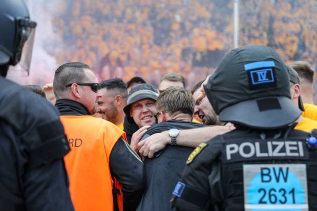 SG Dynamo Dresden players celebrate promotion in front of the visiting fan block at SV Waldhof Mannheim SG Dynamo Dresden on 10 05 25 at Carl Benz Stadium, Mannheim xamx Photo Alfio Marino Copyright: