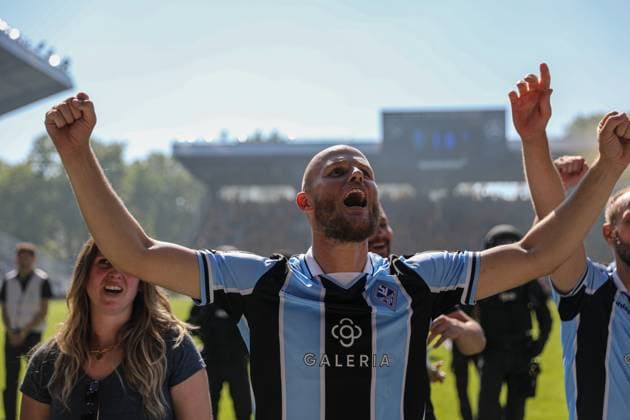 Marcel Seegert SV Waldhof Mannheim, 5 sings the fan chants of SV Waldhof Mannheim at SV Waldhof Mannheim SG Dynamo Dresden on 10 05 25 at Carl Benz Stadium, Mannheim xamx Photo Alfio Marino Copyright: