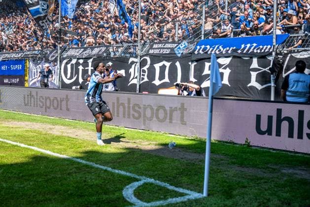 3 Liga, SV Waldhof Mannheim 07 SG Dynamo Dresden 10 05 2025 Cheering after the goal to 1 0 by Kennedy Okpala SV Waldhof Mannheim 07, 32 3 Liga, SV Waldhof Mannheim 07 Dynamo Dresden, on 10 05 2025 at the Carl Benz Stadium in Mannheim DFB REGULATIONS PROHIBIT ANY USE OF PHOTOGRAPHS AS IMAGE SEQUENCES AND OR QUASI VIDEO Copyright: xBEAUTIFULxSPORTS Gelhardtx