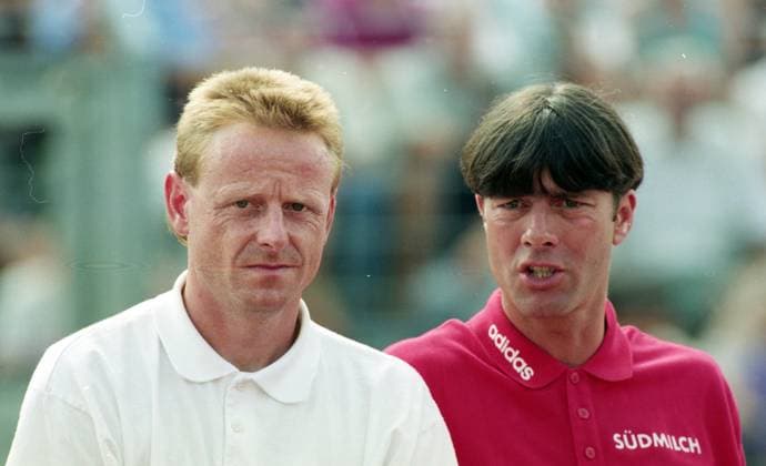 Archivbilder der Woche SPORT KW19 05.08.95 VfB Stuttgart - Athletic Bilbao Deutschland, Heilbronn, 05.08.1995, Fussball, Bundesliga, Testspiel, VfB Stuttgart - Athletic Bilbao (3:0): v.l. Rolf Fringer (Trainer VfB Stuttgart), Joachim Löw (Co-Trainer VfB Stuttgart). *** 05 08 95 VfB Stuttgart Athletic Bilbao Germany, Heilbronn, 05 08 1995, Soccer, Bundesliga, Test match, VfB Stuttgart Athletic Bilbao 3 0 v l Rolf Fringer Coach VfB Stuttgart , Joachim Löw Co Coach VfB Stuttgart