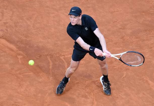May 10, 2025, Rome, ITALY: Jannik Sinner of Italy in action during his men s singles second round match against Mariano Navone of Argentina (not pictured) at the Italian Open tennis tournament in Rome, Italy, 10 May 2025. ANSA ETTORE FERRARI. Italian Open Tennis Tournament  - ZUMAa110 20250510_zaf_a110_058 Copyright: xEttorexFerrarix