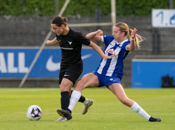 Soccer, Women, Season 2024 2025, Regionalliga Nordost 19 Matchday , Hertha BSC FC Viktoria 89 Berlin, v l LeyIly Aydin FC Viktoria 1889 Berlin , Svenja Poock Hertha BSC , 10 05 2025, Copyright: xMatthiasxKochx