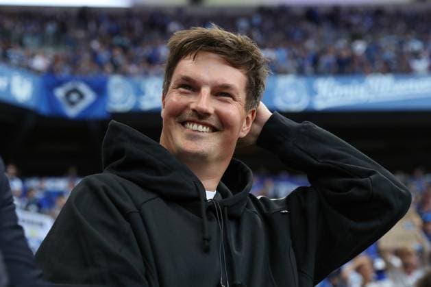 10 05 2025, xtgx, Soccer 2 Bundesliga, Hamburger SV SSV Ulm 1846 emspor, v l Merlin Polzin HSV, coach laughs, smiles, positive, satisfied DFL DFB REGULATIONS PROHIBIT ANY USE OF PHOTOGRAPHS as IMAGE SEQUENCES and or QUASI VIDEO Hamburg