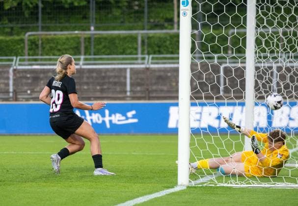 Soccer, Women, Season 2024 2025, Regionalliga Nordost 19 Matchday , Hertha BSC FC Viktoria 89 Berlin, v l Nina Ehegötz FC Viktoria 1889 Berlin scores the goal to 0 2 against goalkeeper Aaliyah Milene Thomas Hertha BSC , 10 05 2025, Copyright: xMatthiasxKochx