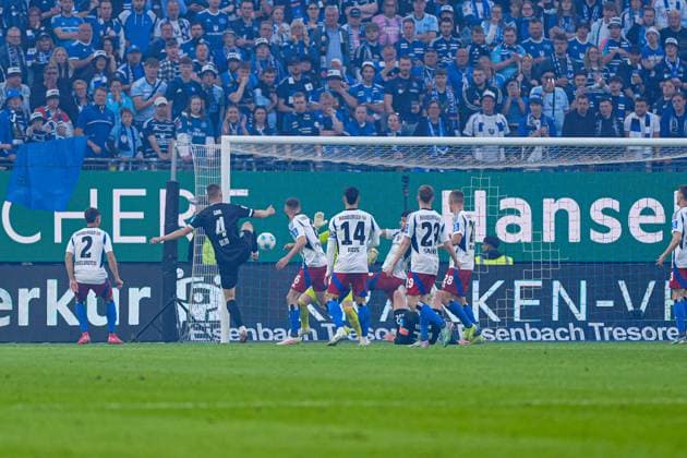 Goal to 0 1 Tom Gaal SSV Ulm 1846, 04 GER, Hamburger SV vs SSV Ulm, Football, 2 Bundesliga, Matchday 33, Season 2024 2025, 10 05 2025 DFL REGULATIONS PROHIBIT ANY USE OF PHOTOGRAPHS AS IMAGE SEQUENCES AND OR QUASI VIDEO GER, Hamburger SV vs SSV Ulm, Football, 2 Bundesliga, Matchday 33, Season 2024 2025, 10 05 2025 Hamburg Copyright: xEibner-Pressefoto MarcelxvonxFehrnx EP_MFN