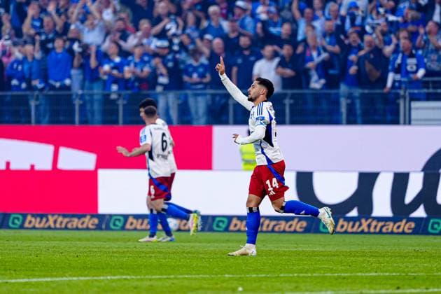 Goal celebration after scoring 1 1 Ludovit Reis Hamburger SV, 14 GER, Hamburger SV vs SSV Ulm, Football, 2 Bundesliga, Matchday 33, Season 2024 2025, 10 05 2025 DFL REGULATIONS PROHIBIT ANY USE OF PHOTOGRAPHS AS IMAGE SEQUENCES AND OR QUASI VIDEO GER, Hamburger SV vs SSV Ulm, Football, 2 Bundesliga, Matchday 33, Season 2024 2025, 10 05 2025 Hamburg Copyright: xEibner-Pressefoto MarcelxvonxFehrnx EP_MFN