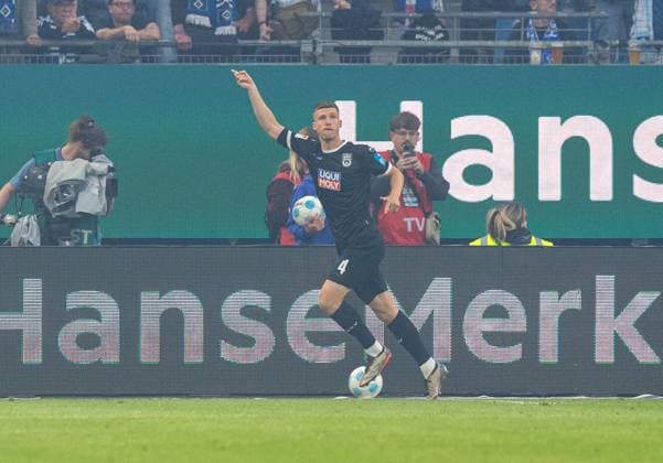Soccer, Men, Season 2024 2025, 2 Bundesliga 33 Matchday , Hamburger SV SSV Ulm, Tom Gaal SSV Ulm , Cheering after goal to 0 1, 10 05 2025, Copyright: xSebastianxRäppold MatthiasxKochx