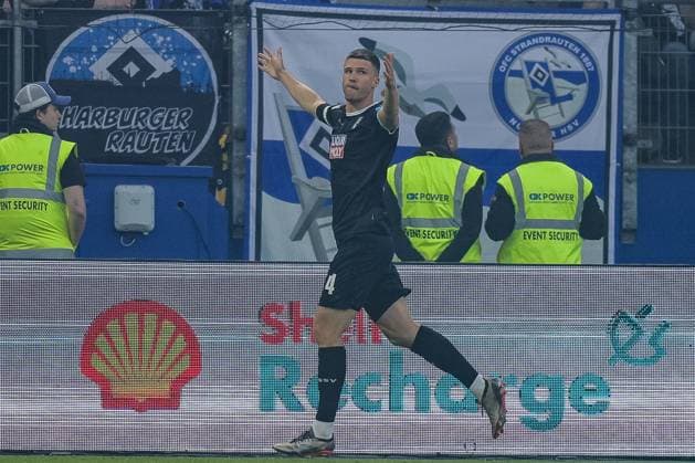 Soccer 2 Bundesliga 33 Matchday Hamburger SV SSV Ulm 1846 Soccer on 10 05 2025 at Volksparkstadion in Hamburg Goal celebration to 0 1 by Niclas Thiede Ulm DFL regulations prohibit any use of photographs as image sequences and or quasi video xJRx