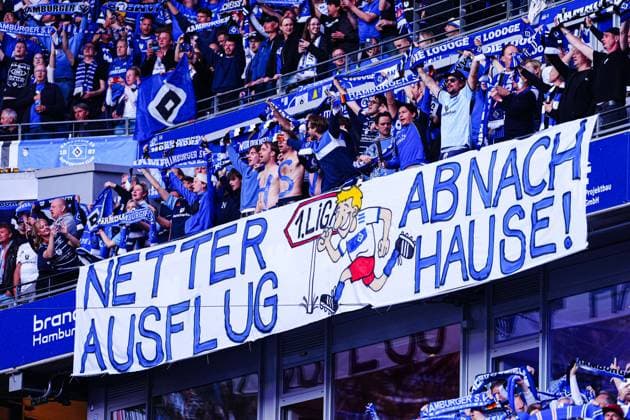 Banner Fans Hamburger SV GER, Hamburger SV vs SSV Ulm, Football, 2 Bundesliga, Matchday 33, Season 2024 2025, 10 05 2025 DFL REGULATIONS PROHIBIT ANY USE OF PHOTOGRAPHS AS IMAGE SEQUENCES AND OR QUASI VIDEO GER, Hamburger SV vs SSV Ulm, Football, 2 Bundesliga, Matchday 33, Season 2024 2025, 10 05 2025 Hamburg Copyright: xEibner-Pressefoto MarcelxvonxFehrnx EP_MFN