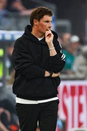 2 Bundesliga Hamburger SV SSV Ulm on 10 05 2025 at Volksparkstadion in Hamburg Coach Merlin Polzin Hamburg pensive MH