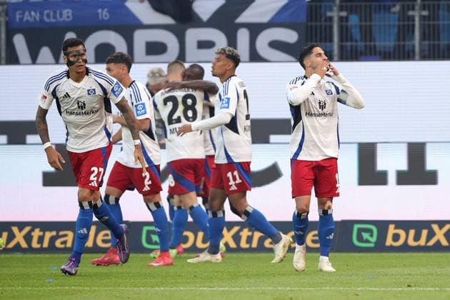 10 05 2025, xtgx, Fussball 2 Bundesliga, Hamburger SV SSV Ulm 1846 Fußball v l Torjubel nach dem Tor zum celebrating the goal celebrate 1 1 durch Ludovit Reis Hamburger SV DFL DFB REGULATIONS PROHIBIT ANY USE OF PHOTOGRAPHS as IMAGE SEQUENCES and or QUASI VIDEO Hamburg