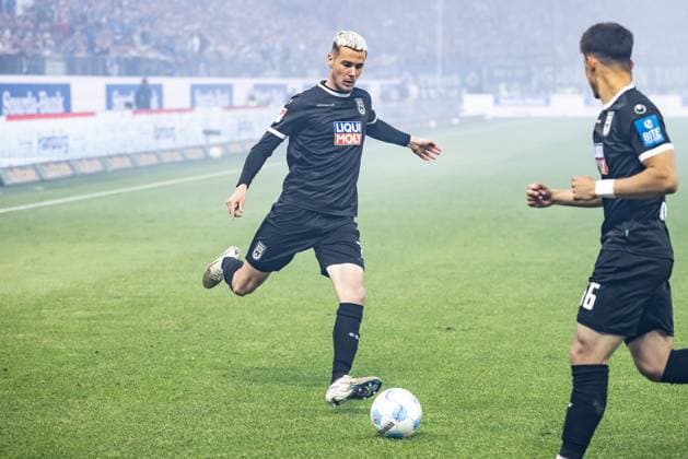 Soccer Men 2 Bundesliga 33 Matchday Season 2024 2025 Hamburger SV vs SSV Ulm 1846 Soccer 10 05 2025 10 05 2025, Soccer, Season 2024 2025, 2 Bundesliga, 33 Matchday, Hamburger SV SSV Ulm, 7 Bastian Allgeier SSV Ulm 1846 Soccer Photo Lucca Fundel DFL regulations prohibit any use of photographs as image sequences and or quasi video Hamburg Volksparkstadion Hamburg Hamburg Germany