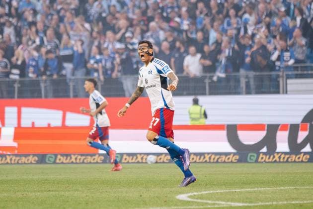 Soccer I Men I Season 2024 2025 I 2 Bundesliga I 33 Matchday I Hamburger SV SSV Ulm I 10 05 2025 Davie Selke 27, Hamburger SV cheers for goal Hamburg Volksparkstadion Hamburg Germany Copyright: xLobecax xHenningxRohlfsx