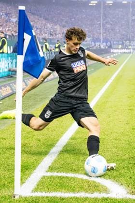 Soccer Men 2 Bundesliga 33 Matchday Season 2024 2025 Hamburger SV vs SSV Ulm 1846 Soccer 10 05 2025 10 05 2025 10 05 2025, Soccer, Season 2024 2025, 2 Bundesliga, 33 Matchday, Hamburger SV SSV Ulm, 30 Maurice Krattenmacher SSV Ulm 1846 Soccer Photo Lucca Fundel DFL regulations prohibit any use of photographs as image sequences and or quasi video Hamburg Volksparkstadion Hamburg Hamburg Germany