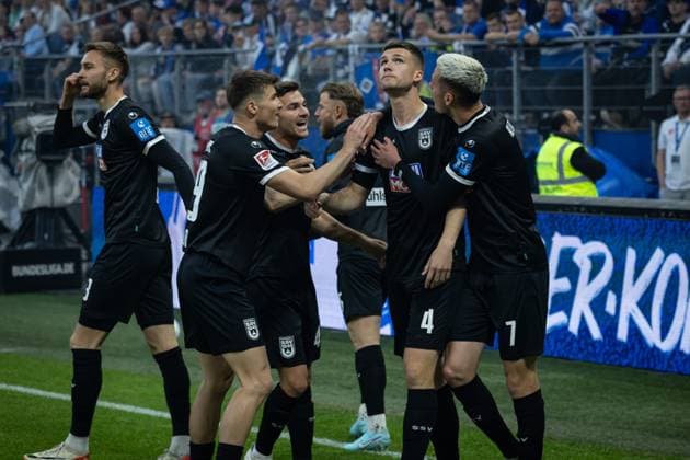 2 Soccer Bundesliga Hamburger SV vs SSV Ulm 1846 10 05 25 Cheering goal celebration at SSV Ulm 1846 after the 0 1 2 Soccer Bundesliga Hamburger SV vs SSV Ulm 1846, Volksparkstadion on 10 05 25 Copyright: xBEAUTIFULxSPORTS MarioxM.xKobergx