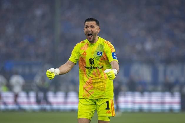 2 Soccer Bundesliga Hamburger SV vs SSV Ulm 1846 10 05 25 Cheers for Daniel Heuer Fernandes Hamburger SV, No 01 after the 1 1 equalizer 2 Soccer Bundesliga Hamburger SV vs SSV Ulm 1846, Volksparkstadion on 10 05 25 Copyright: xBEAUTIFULxSPORTS MarioxM.xKobergx