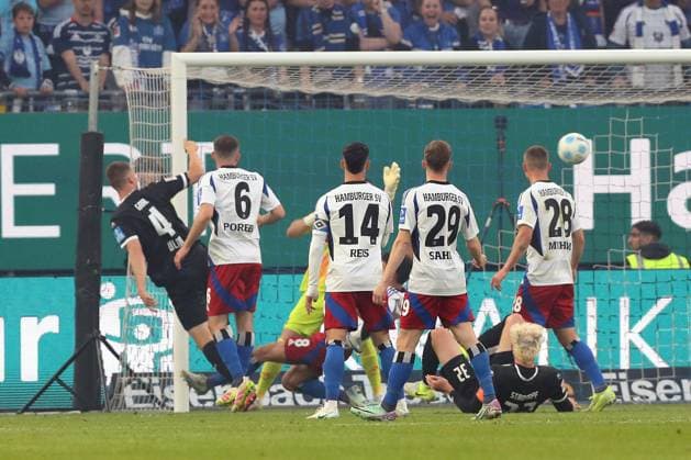 10 05 2025, xtgx, Fussball 2 Bundesliga, Hamburger SV SSV Ulm 1846 Fußball v l Tom Gal SSV Ulm Torschuetze, erzielt das Tor, Treffer, scores the goal 0 1 DFL DFB REGULATIONS PROHIBIT ANY USE OF PHOTOGRAPHS as IMAGE SEQUENCES and or QUASI VIDEO Hamburg